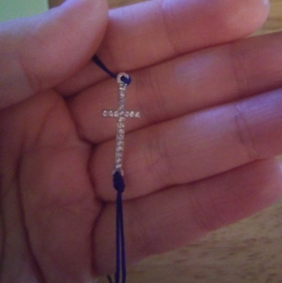 Cross Bracelet - Picture 2 of 2